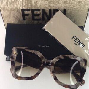 *NEW* NEVER WORN* Fendi PYTHON / BROWN GRADIENT Sunglasses Item #6634382